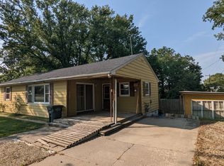 208 W South St, Exira, IA 50076