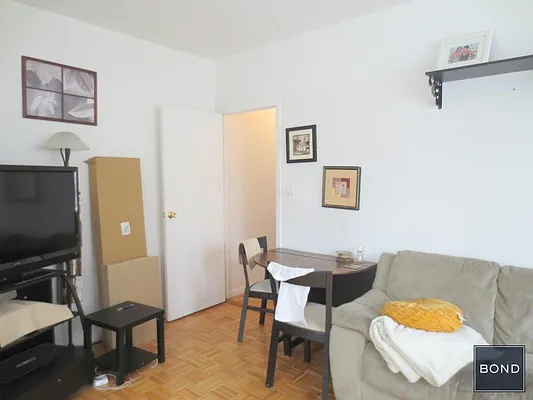 Rented by Bond New York | media 13