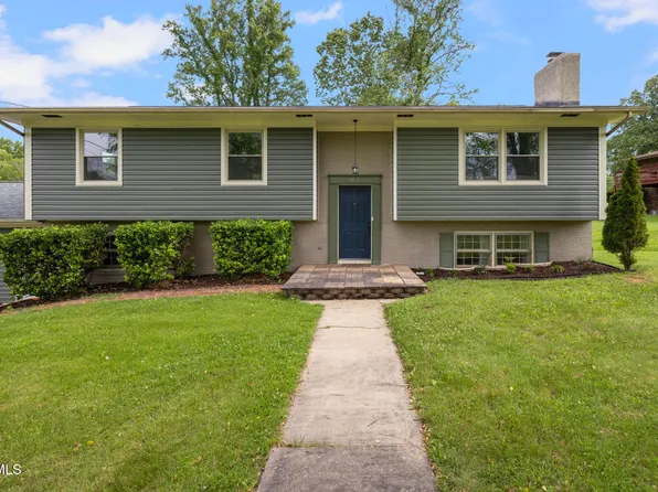 405 Castaway Dr, Kingsport, TN 37663