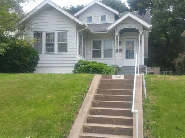 1017 W 16th St, Davenport, IA 52804