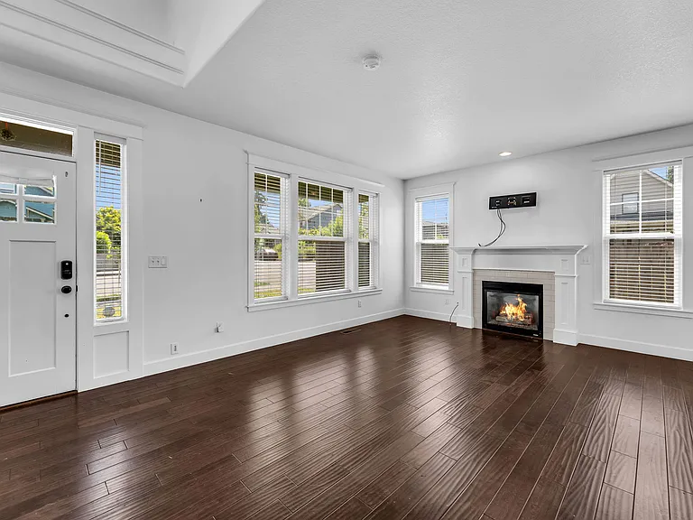 4625 N Hunt St — Photo 6