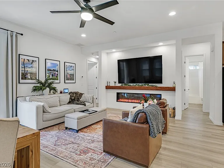 111 Ibiza Lake Dr — Photo 7