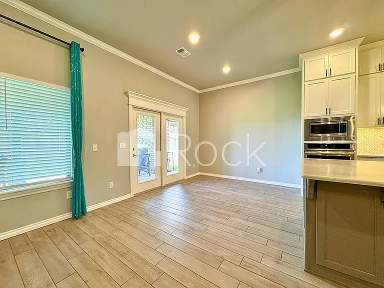 19113 Grove Pkwy — Photo 9