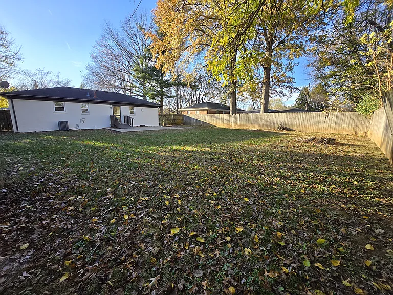 1827 Milburt Dr — Photo 13