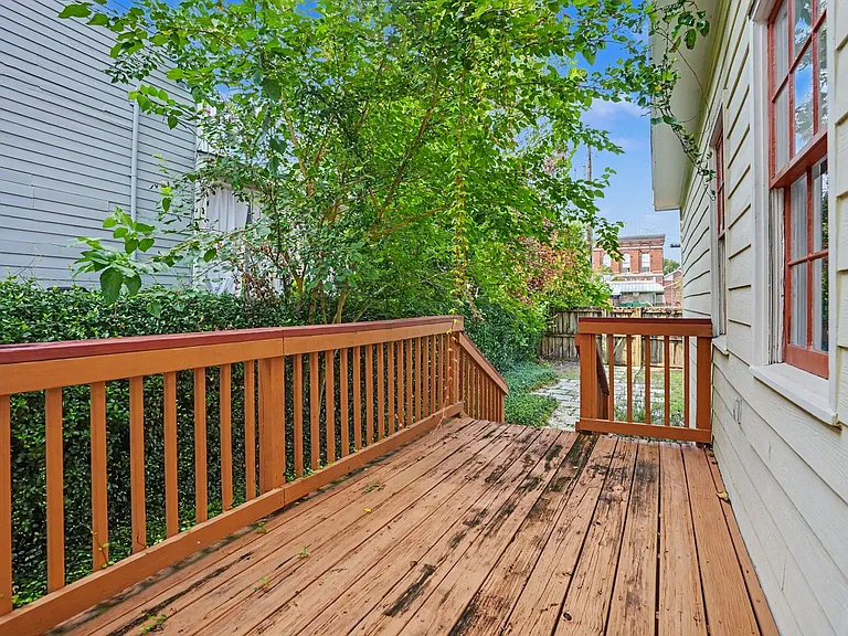 121 W Duffy St — Photo 33