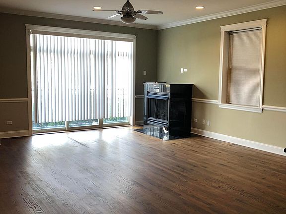 2nd image of 3607 W Belmont Ave #1E