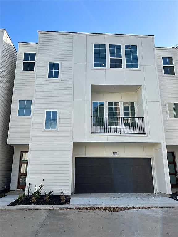 7713 Westside Villas Ln, Houston, TX 77055 | Zillow