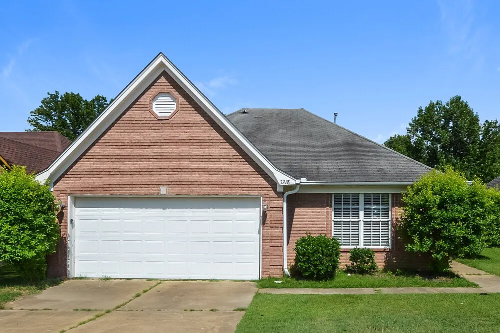 3 bed, 2.0 bath, 1502 sqft, $1,695 — Photo 1
