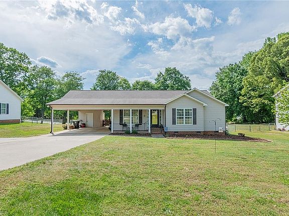 3rd image of 171 Millstone Dr