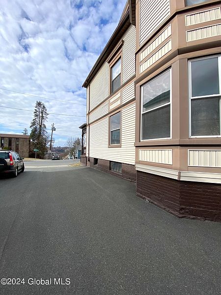 5th image of 1384 3rd Street