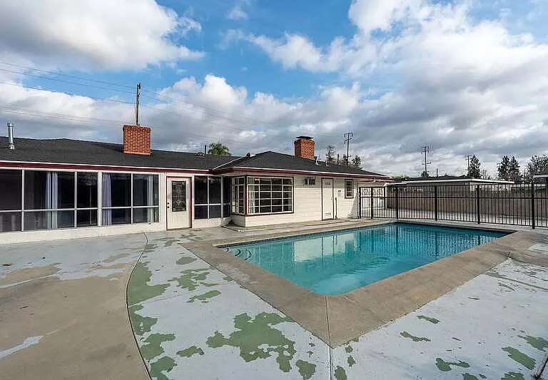 590 N Cambridge St — Photo 8