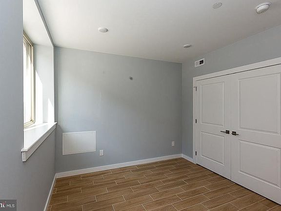 5th image of 2015-35 S Hutchinson St #5