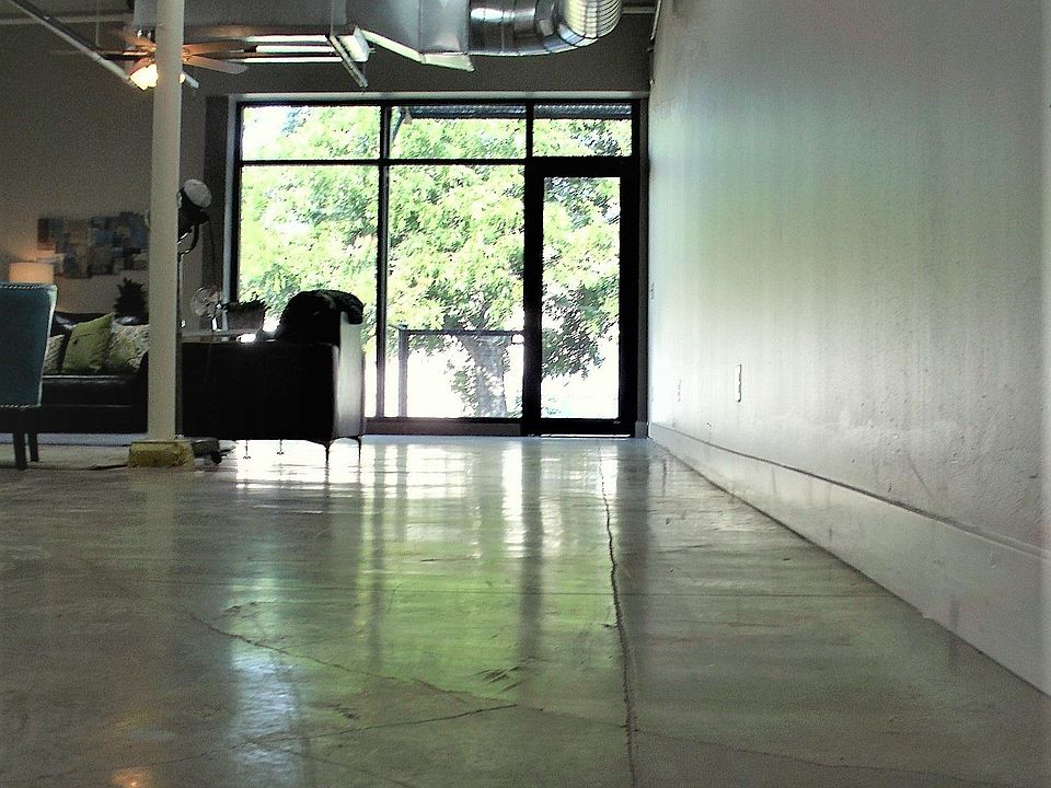 123 - Large Floor-to-Ceiling Windows