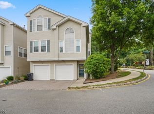 40 Witherspoon Ct, Morristown, NJ 07960