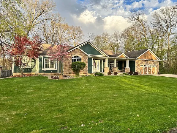 53056 Cobus Oaks Dr, Elkhart, IN 46514