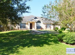 204 Winding Way Dr, Gonzales, TX 78629