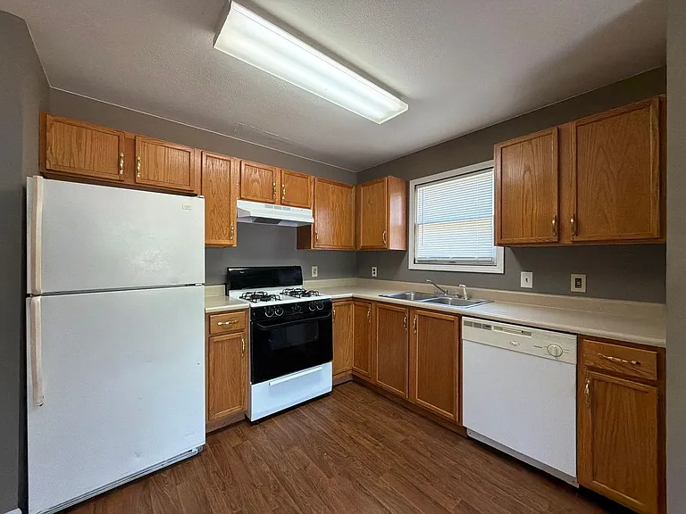 218 Stonewall Ct — Photo 6