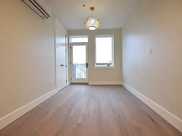 987 Rogers Avenue image 1 of 7