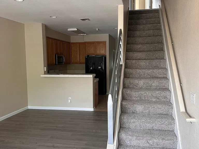 1420 Nevin Plz — Photo 20