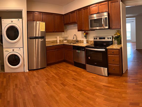 2nd image of 3881 Persimmon Cir