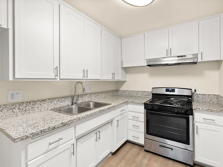 Applewood Apartments — Photo 77