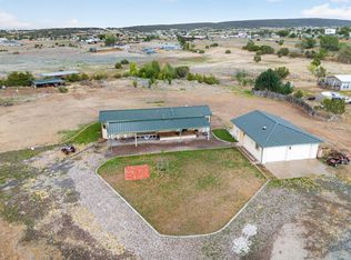 6 County Line Rd, Edgewood, NM 87015