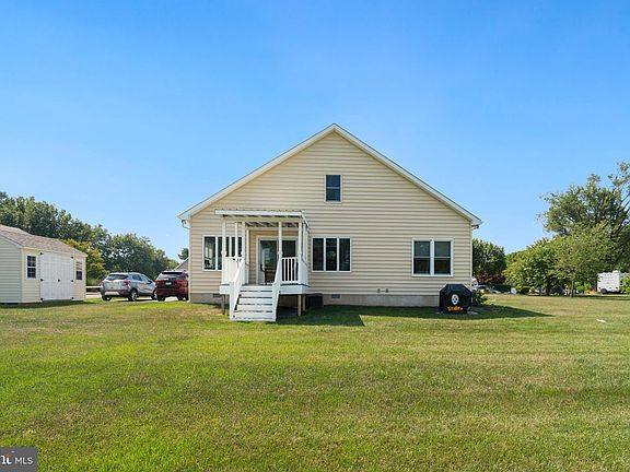 4th image of 240 Princess Anne Dr