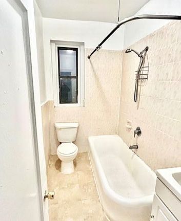 4th image of 4396 Furman Ave APT 2A