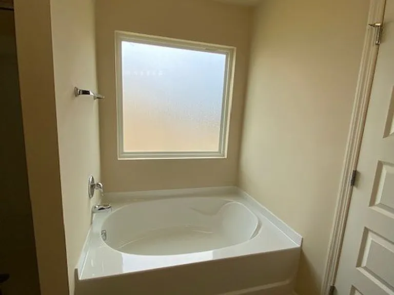 4702 Southwind Rd — Photo 23