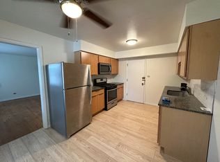 4007 Dobson St #2A, Skokie, IL 60076