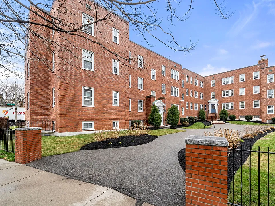 33 Lennon Ct #43