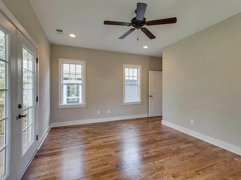 5514B Urbandale Ave — Photo 25