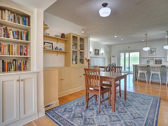 3rd image of 4980 Long Shop Rd