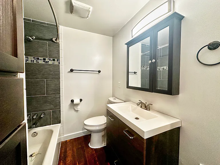 25523 Lawson St #4 — Photo 13
