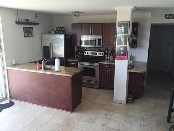 5th image of 6900 Bay Dr APT 6D