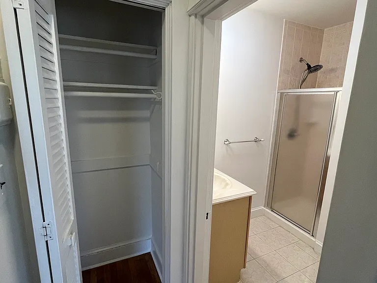 2328 Ashmead Pl NW — Photo 6
