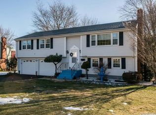 195 Ridge Crest Cir, Wethersfield, CT 06109