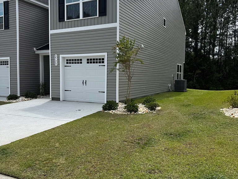 272 Christiana Ln — Photo 2