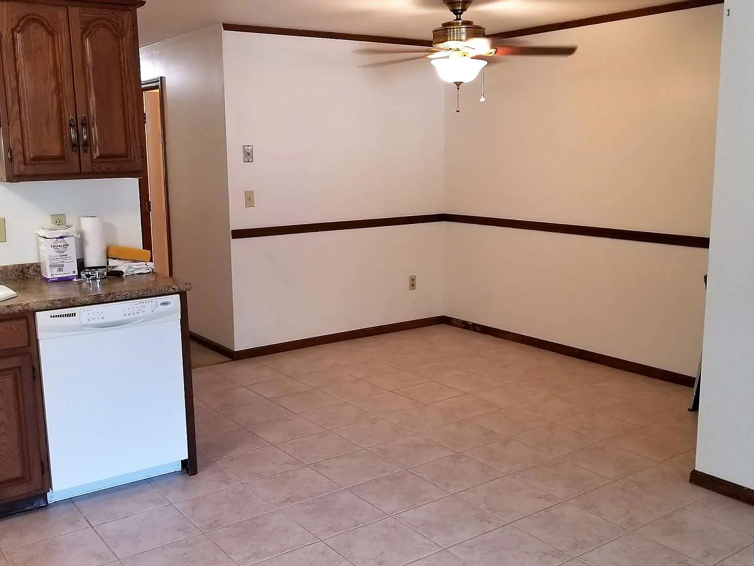 2 bed, 1300 sqft, $2,000 — Photo 4