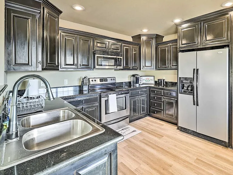 450 Remson Ln — Photo 15