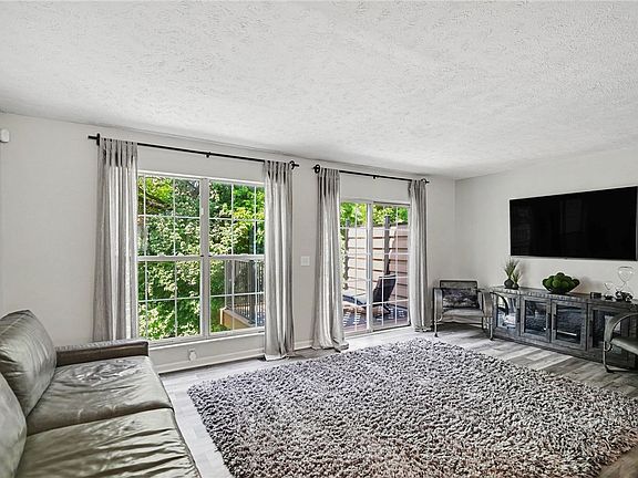 5th image of 5200 Franklin Park St
