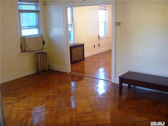 3rd image of 18601 Mangin Ave