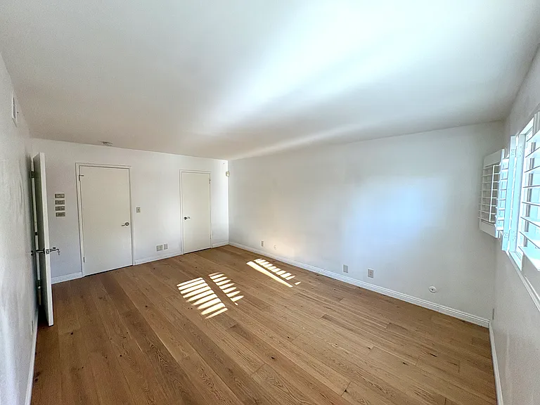 26335 Eshelman Ave — Photo 6
