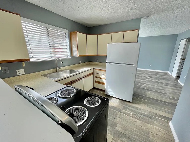 313 S Hudson St — Photo 15