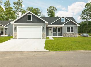 2207 Cottonwood Ave, Grawn, MI 49637