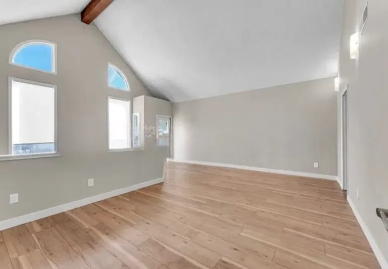 930 E Primrose St #D4 — Photo 2