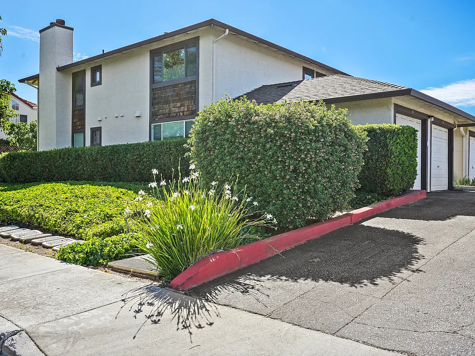 4946 Canto Dr