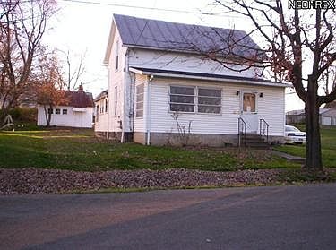 1st image of 117 W 12th St