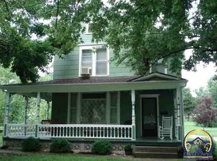 525 Wisconsin Ave, Holton, KS 66436