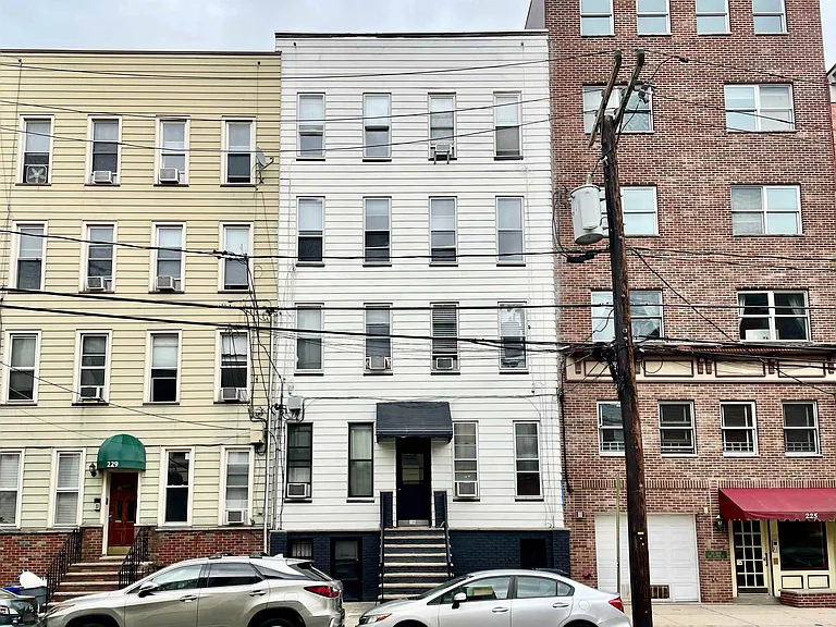 227 Clinton St #3 — Photo 31